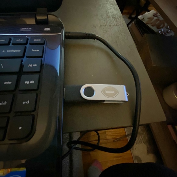 USB Flash Drive 1GB - Picture 5 of 6